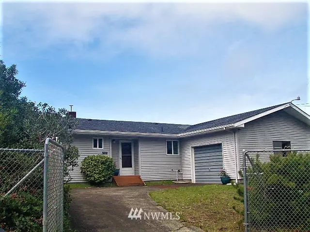 30809 J PL, Ocean Park, WA 98640