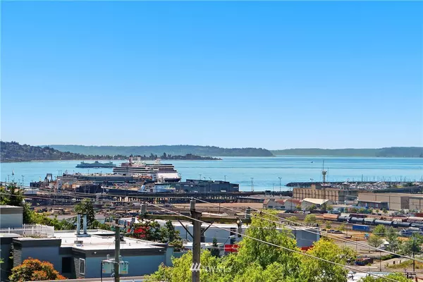 2625 13th AVE W #405, Seattle, WA 98119