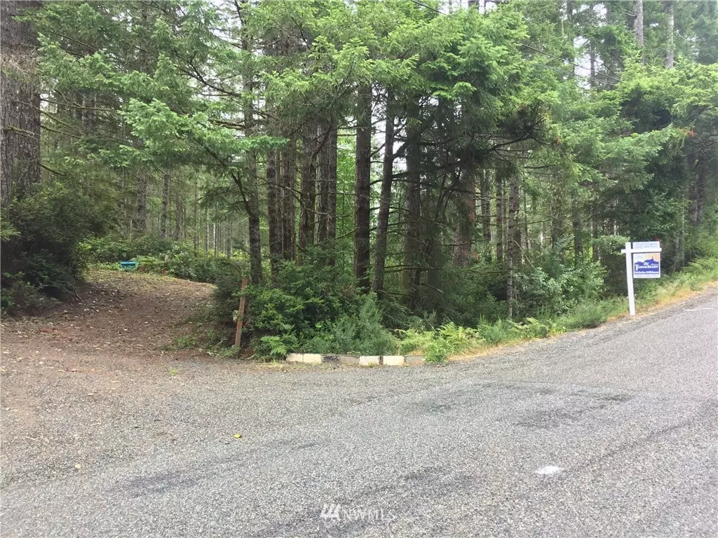 Tahuya, WA 98588,521 NE Lakeshore DR N