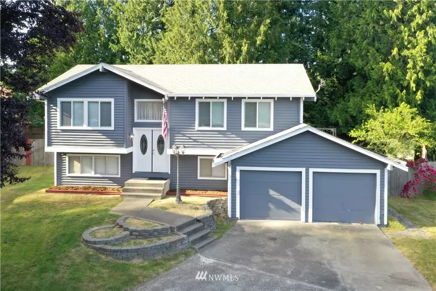 107 NE Hazelwood PL, Bremerton, WA 98311