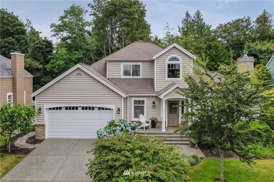 928 Cherry AVE NE, Bainbridge Island, WA 98110