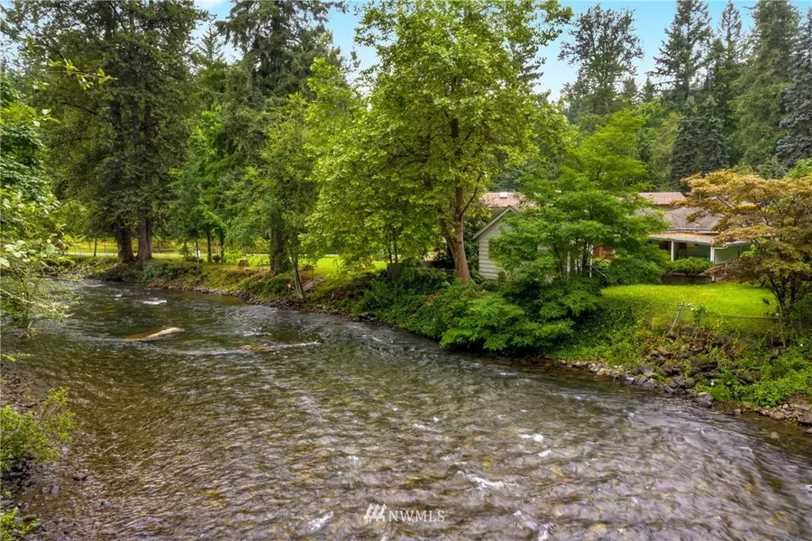 23367 Dorre Don WAY SE, Maple Valley, WA 98038