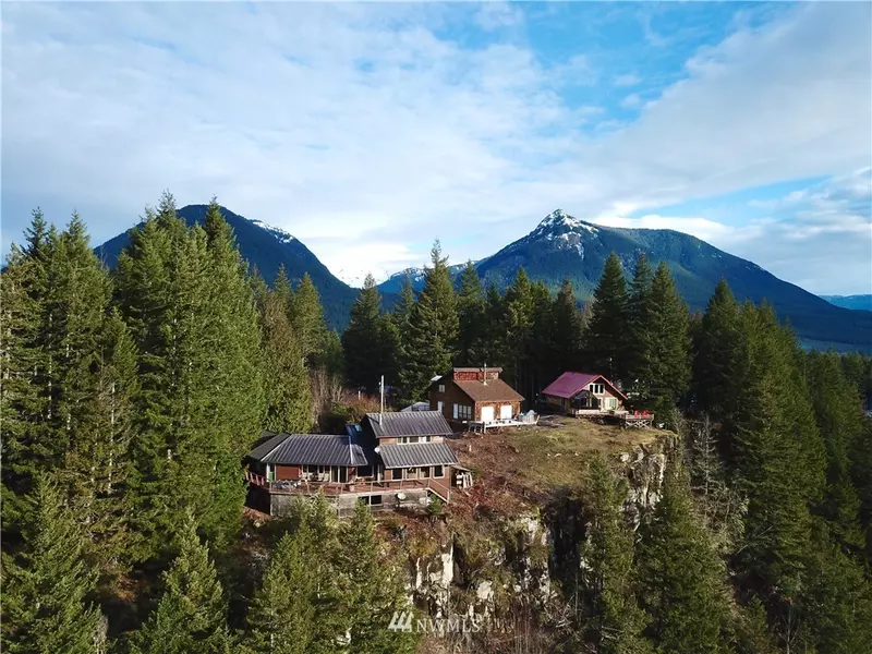 235 Alpine DR, Packwood, WA 98361