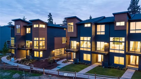 18256 73rd AVE NE #103, Kenmore, WA 98028
