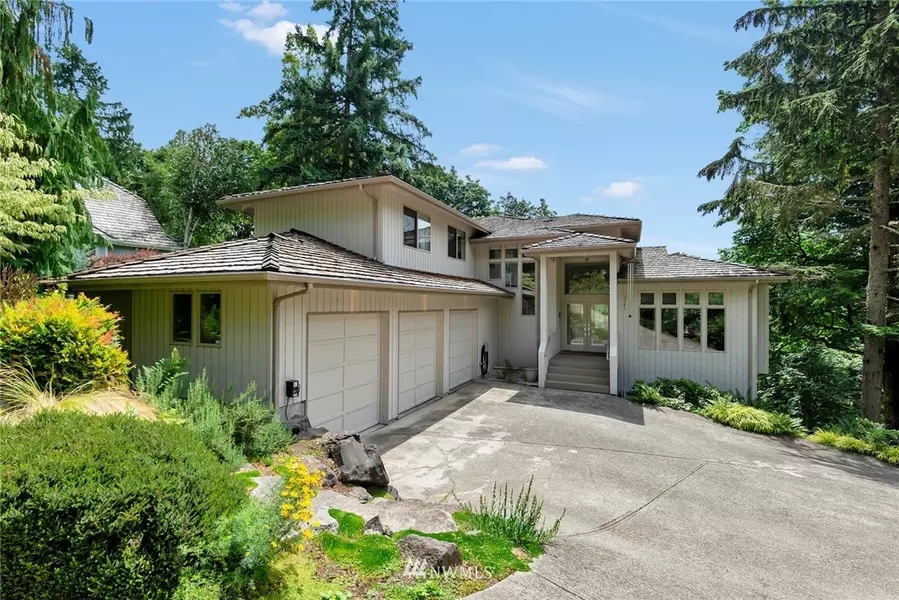 13032 204th PL SE, Issaquah, WA 98027