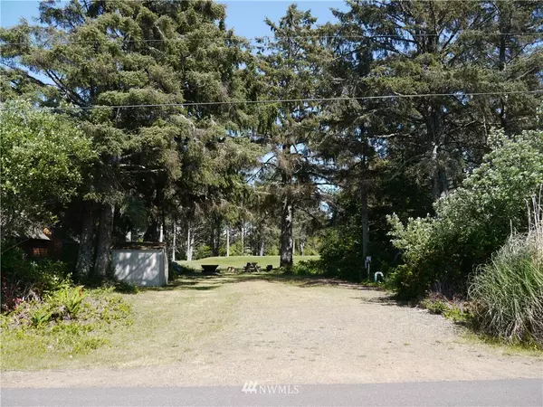 218 Octopus AVE SE, Ocean Shores, WA 98569