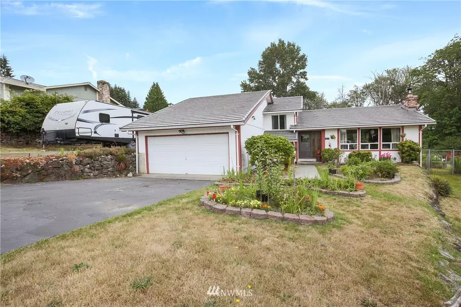 2215 Aspen ST SE, Port Orchard, WA 98366