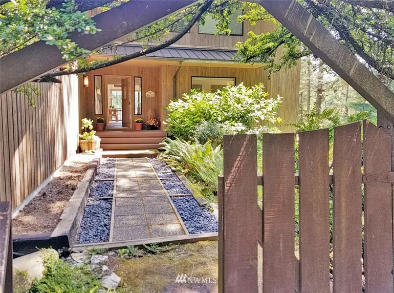 686 Deer Point RD, Orcas Island, WA 98279