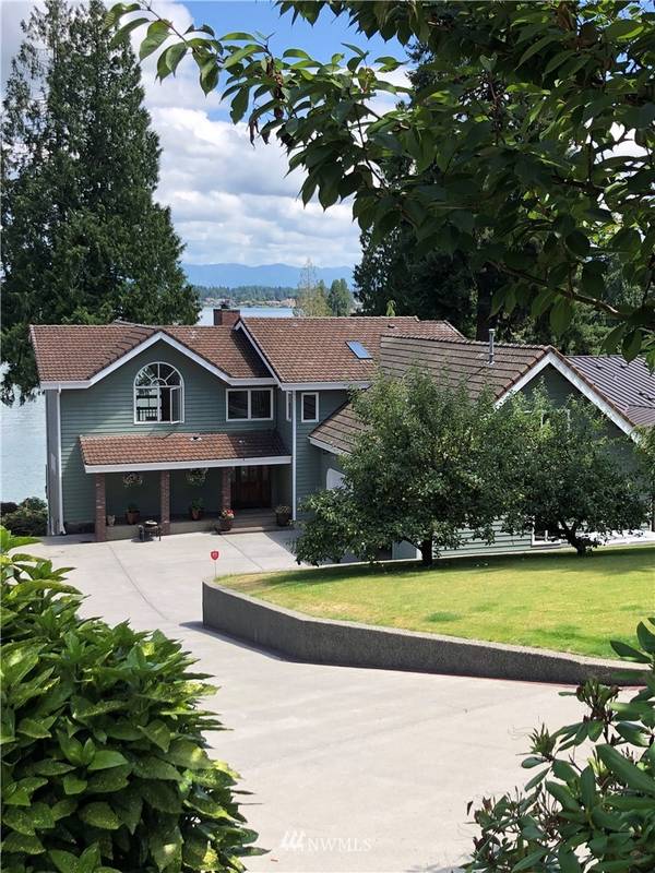 4105 Lakeridge DR E, Lake Tapps, WA 98391