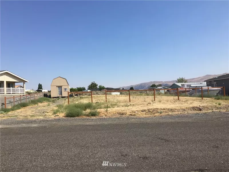 603 SW Beach PL, Mattawa, WA 99349