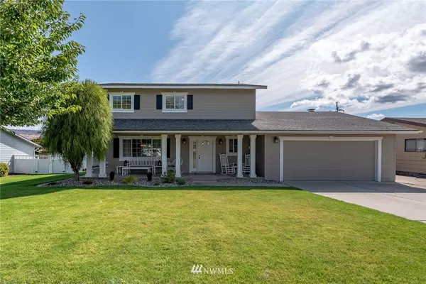 925 College ST, Wenatchee, WA 98801