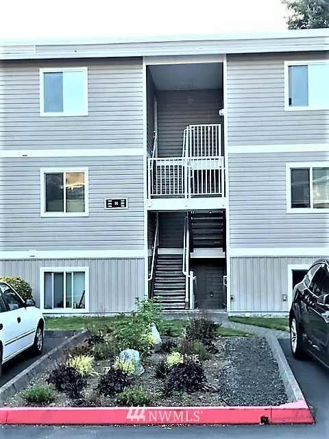 12415 NE 130th CT #H304, Kirkland, WA 98034