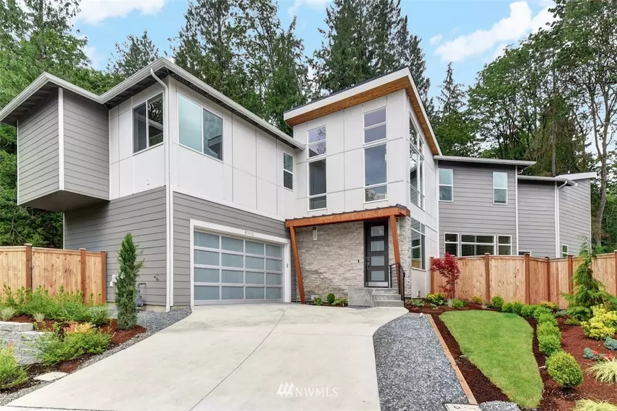 8310 NE 203rd ST, Kenmore, WA 98028