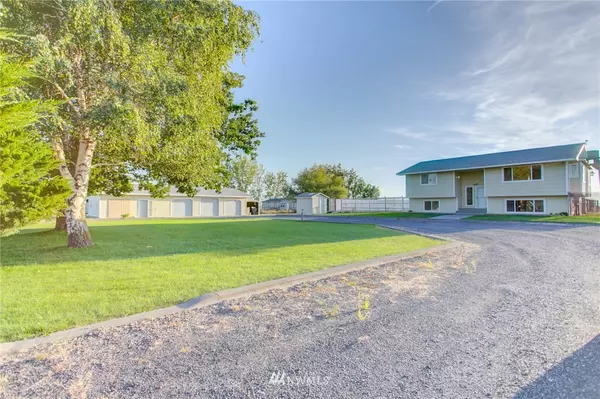 4562 Road N NE, Moses Lake, WA 98837