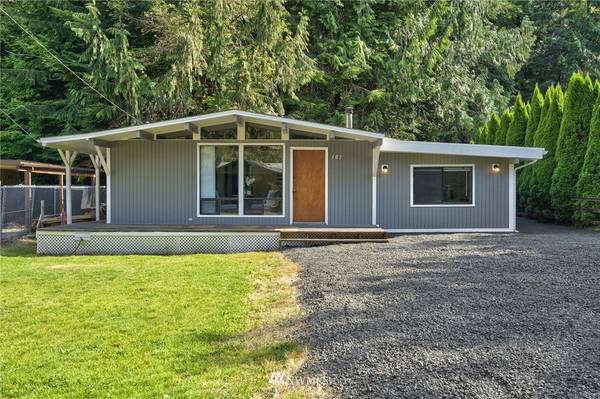 101 N Susan AVE, Hoodsport, WA 98548