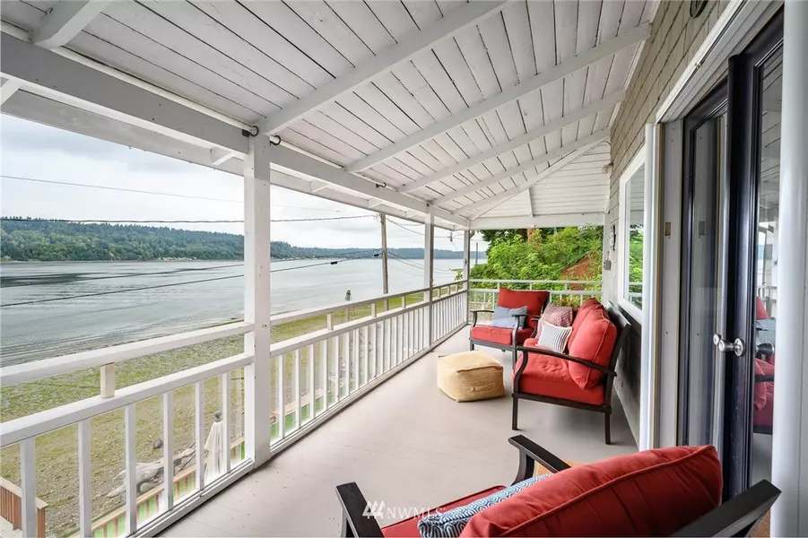 27704 Manzanita Beach RD SW, Vashon, WA 98070