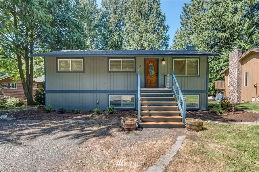 4 Swallow CIR, Bellingham, WA 98229