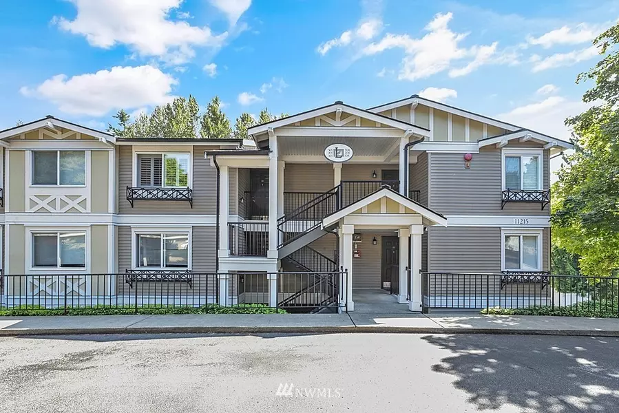 11215 NE 128th ST #L303, Kirkland, WA 98034