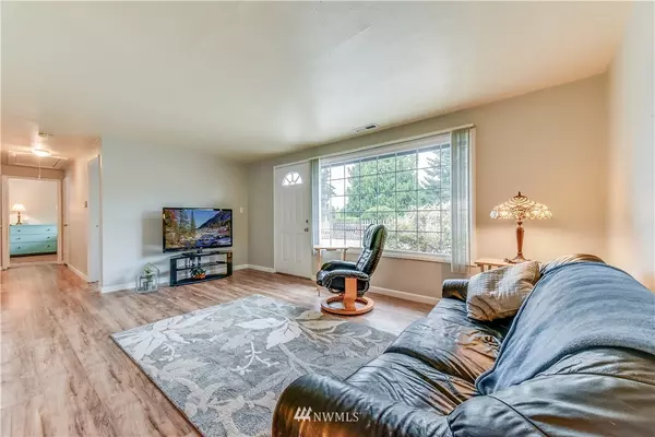 Mountlake Terrace, WA 98043,23009 La Pierre DR