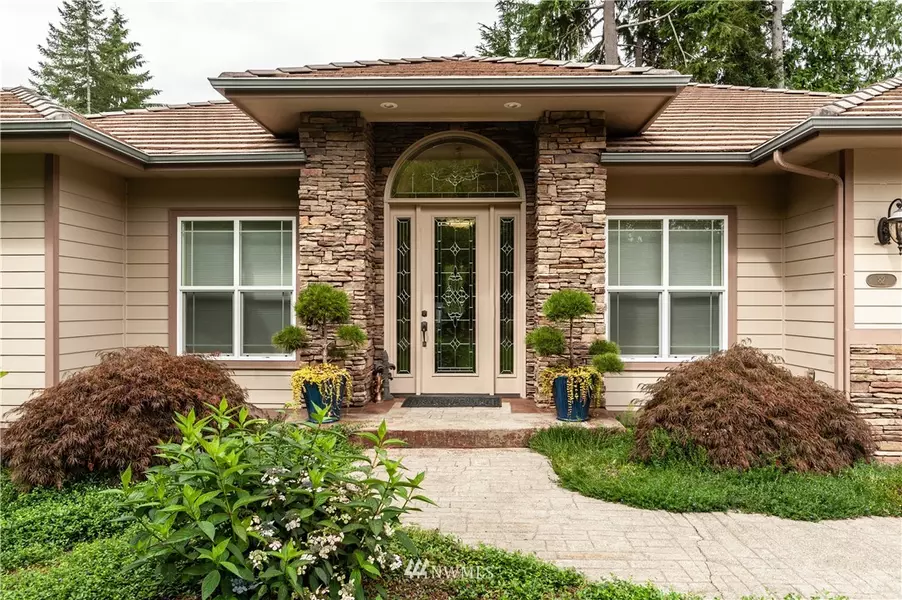 82 Holbrook LN, Aberdeen, WA 98520