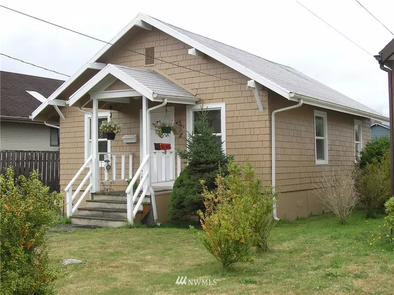 352 Eklund AVE, Hoquiam, WA 98550