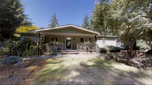 4585 Paradise Bay RD, Port Ludlow, WA 98365