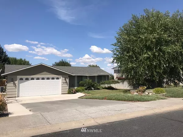 Moses Lake, WA 98837,2208 S Crestmont DR