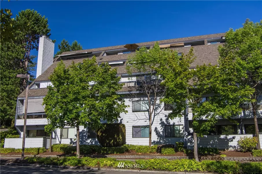 3030 80th AVE SE #310, Mercer Island, WA 98040