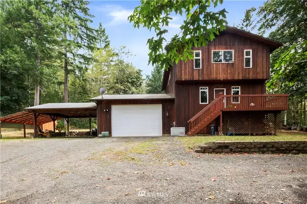 221 E Thunderhead DR, Belfair, WA 98528