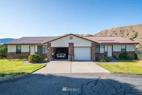 East Wenatchee, WA 98802,982 Highline DR