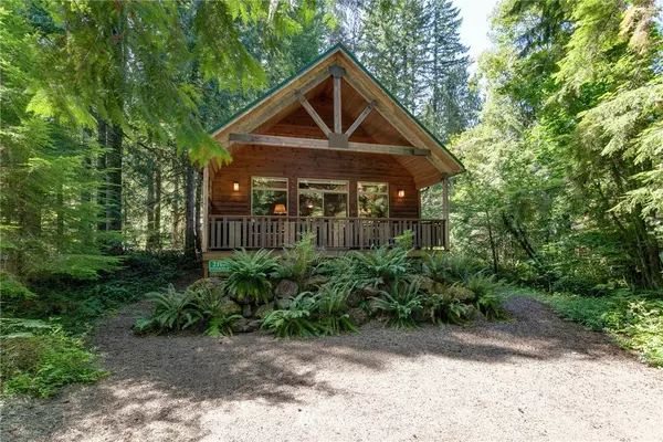 21006 Pinnacle RD, Glacier, WA 98244