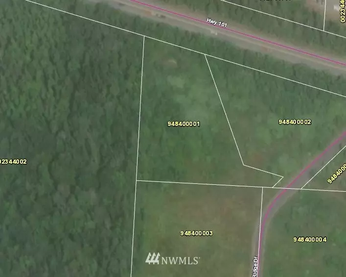 1 View Ridge DR, Gardiner, WA 98382