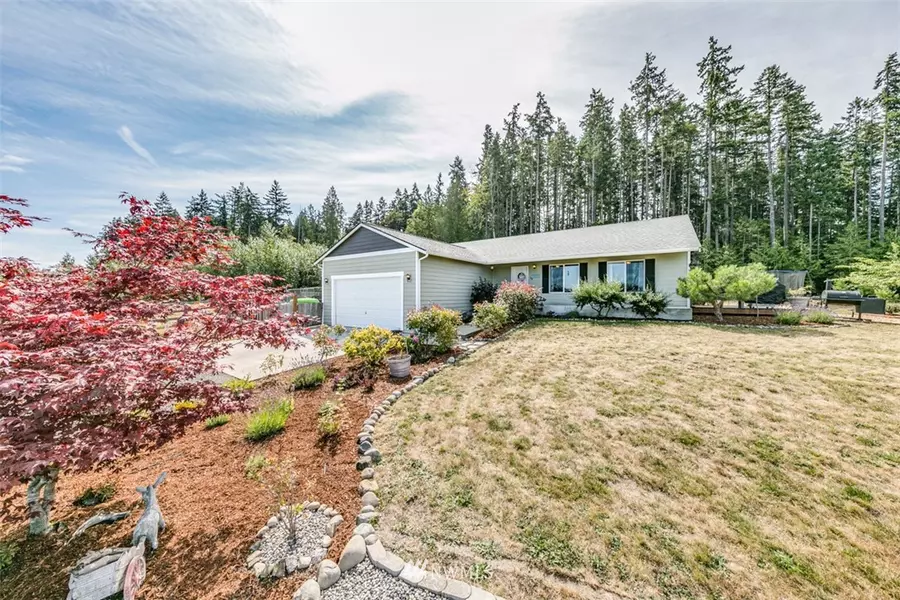 40 Bower LN, Port Angeles, WA 98362