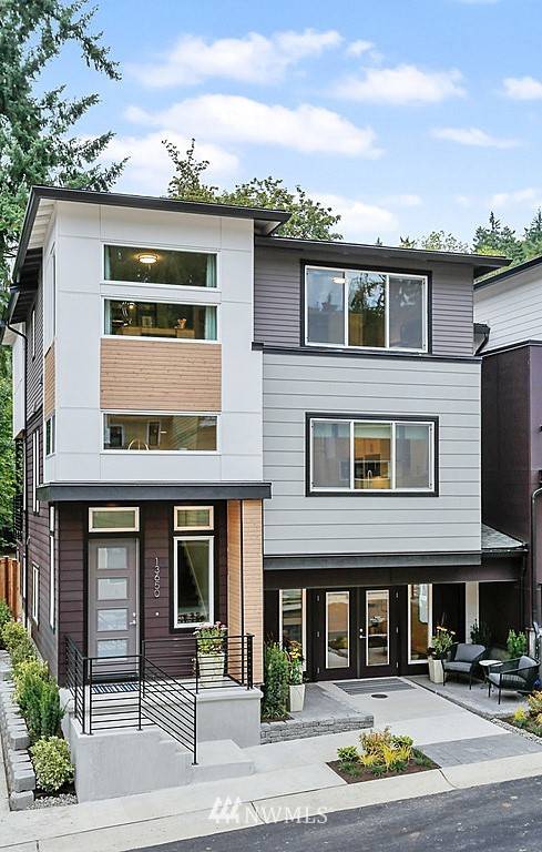 8204 136th AVE SE #19, Newcastle, WA 98059