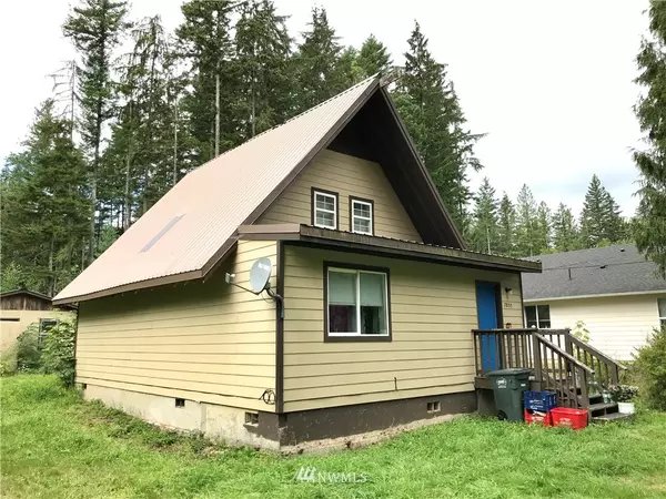 7855 Santa Fe TRL, Maple Falls, WA 98266
