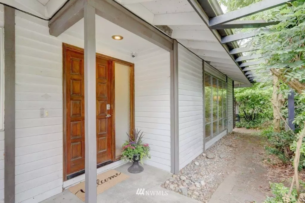 Bellevue, WA 98006,6860 123rd AVE SE