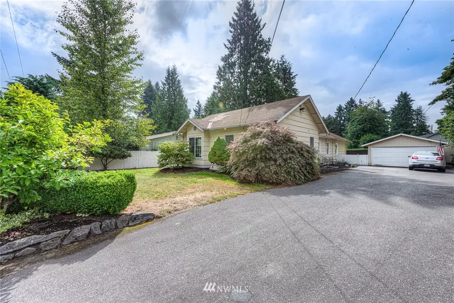 9235 NE 180th ST, Bothell, WA 98011