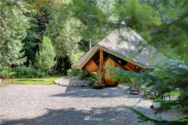 Glacier, WA 98244,7373 Scott Place