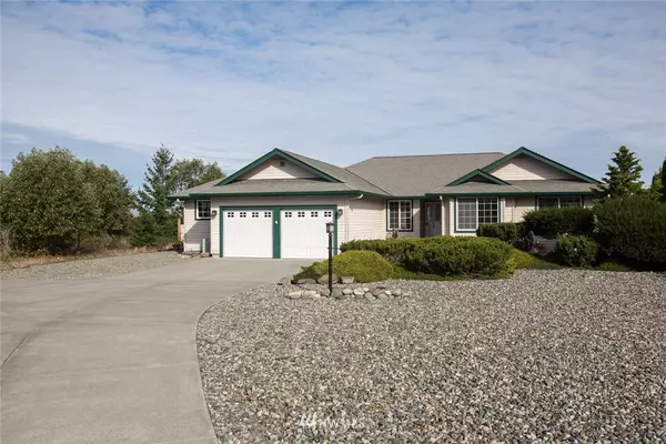 290 Brittany LN, Sequim, WA 98382