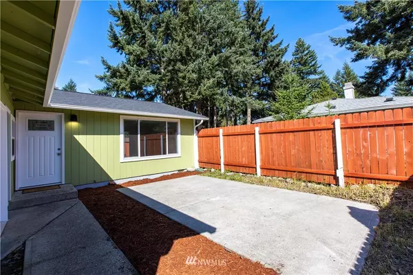 Olympia, WA 98516,7606 12th WAY NE