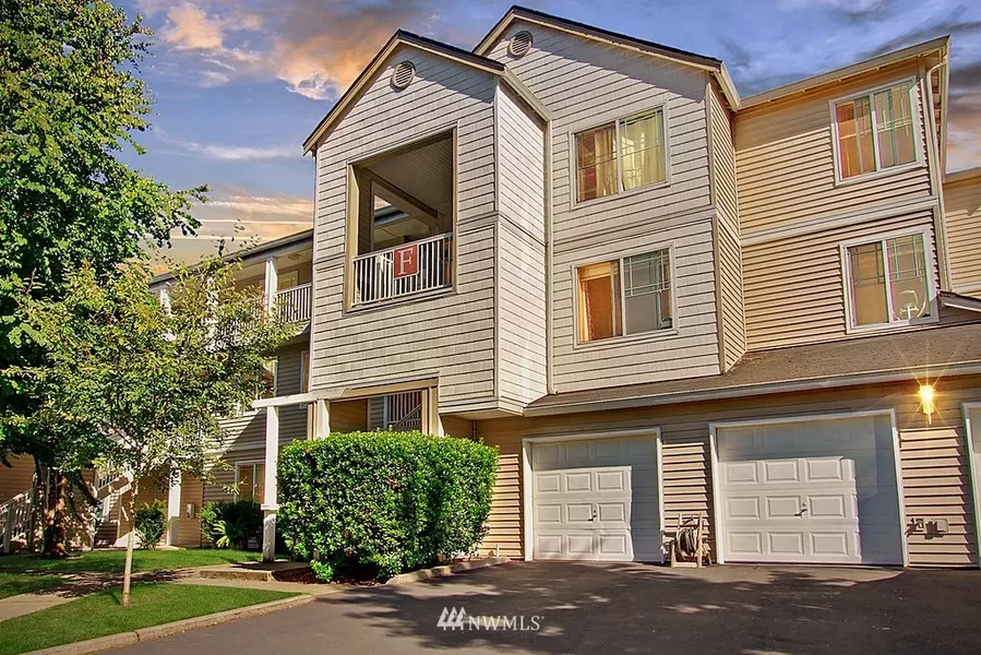 2009 196th ST SE #F105, Bothell, WA 98012