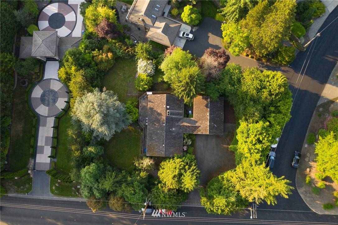 8630 NE 24th ST, Clyde Hill, WA 98004