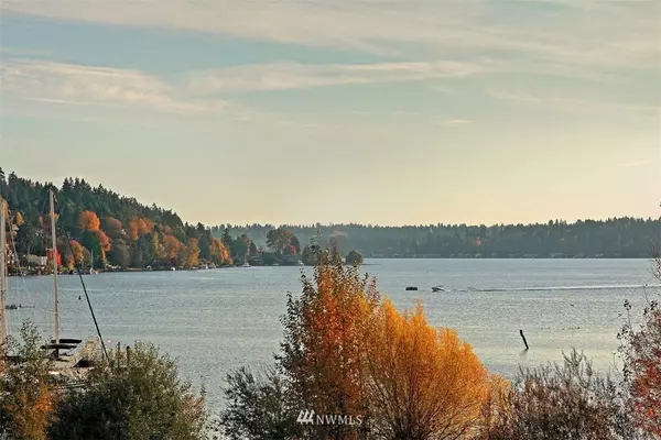 6121 NE 175th ST #A-402, Kenmore, WA 98028