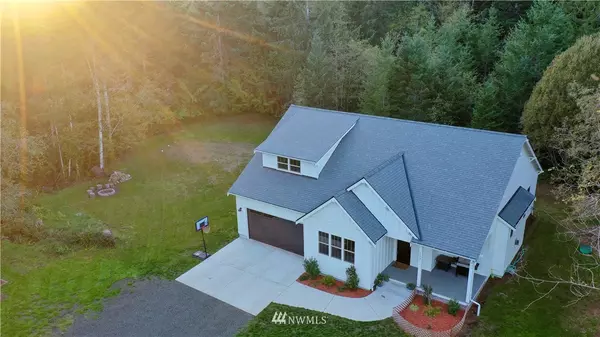 13991 Chinook Cir NW, Bremerton, WA 98312