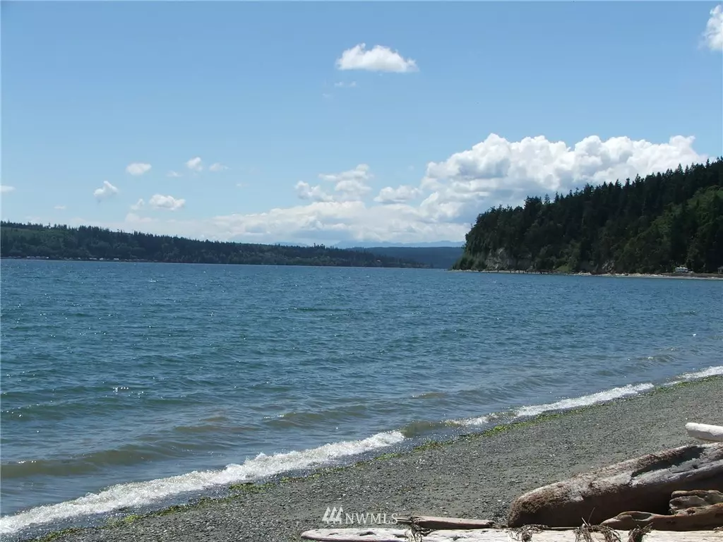 Camano Island, WA 98282,208 Gough DR