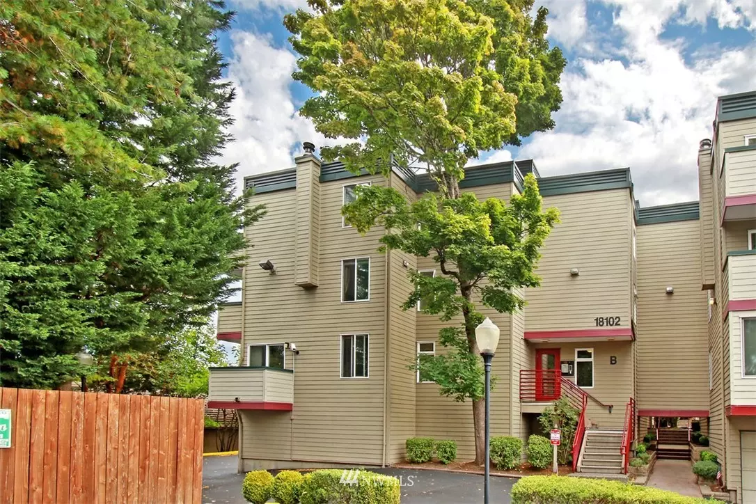 Shoreline, WA 98155,18102 15th Avenue Ct NE #B208