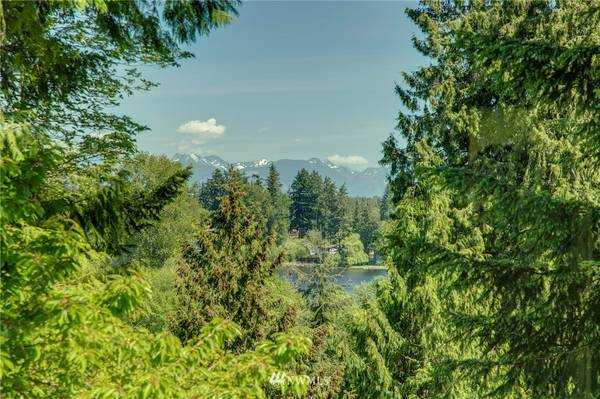 1812 155th AVE SE, Bellevue, WA 98007