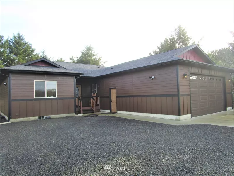 464 Ocean Shores BLVD NW, Ocean Shores, WA 98569