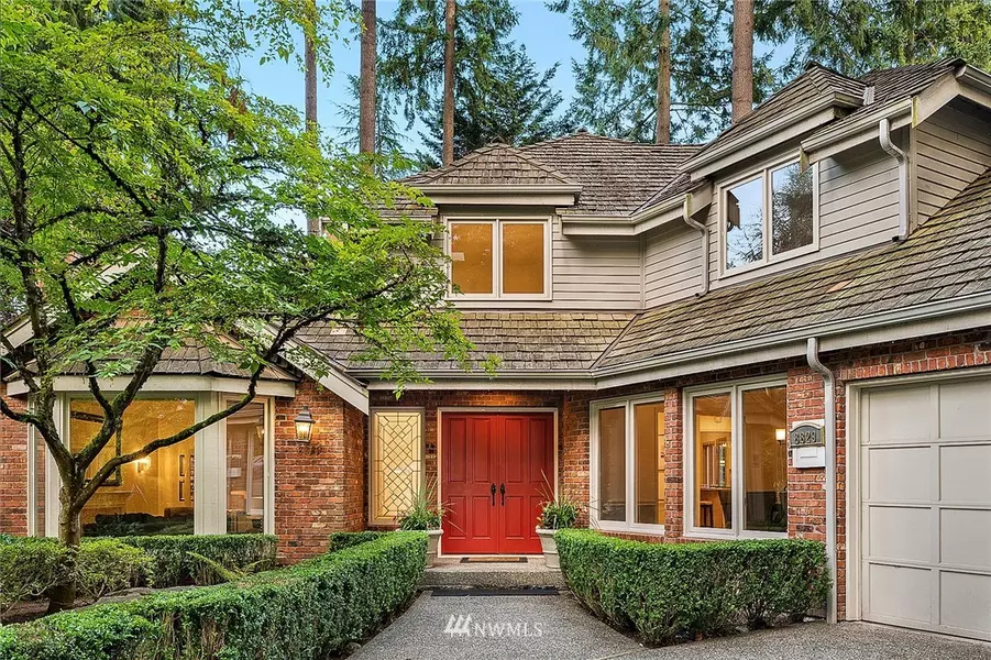 8829 SE 77th PL, Mercer Island, WA 98040