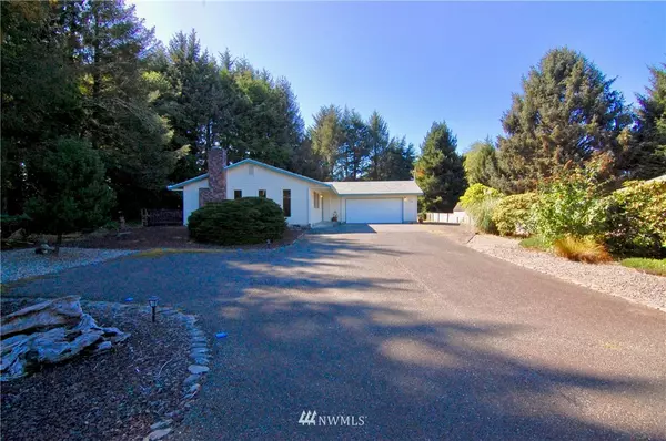 32 Schram DR, Hoquiam, WA 98550